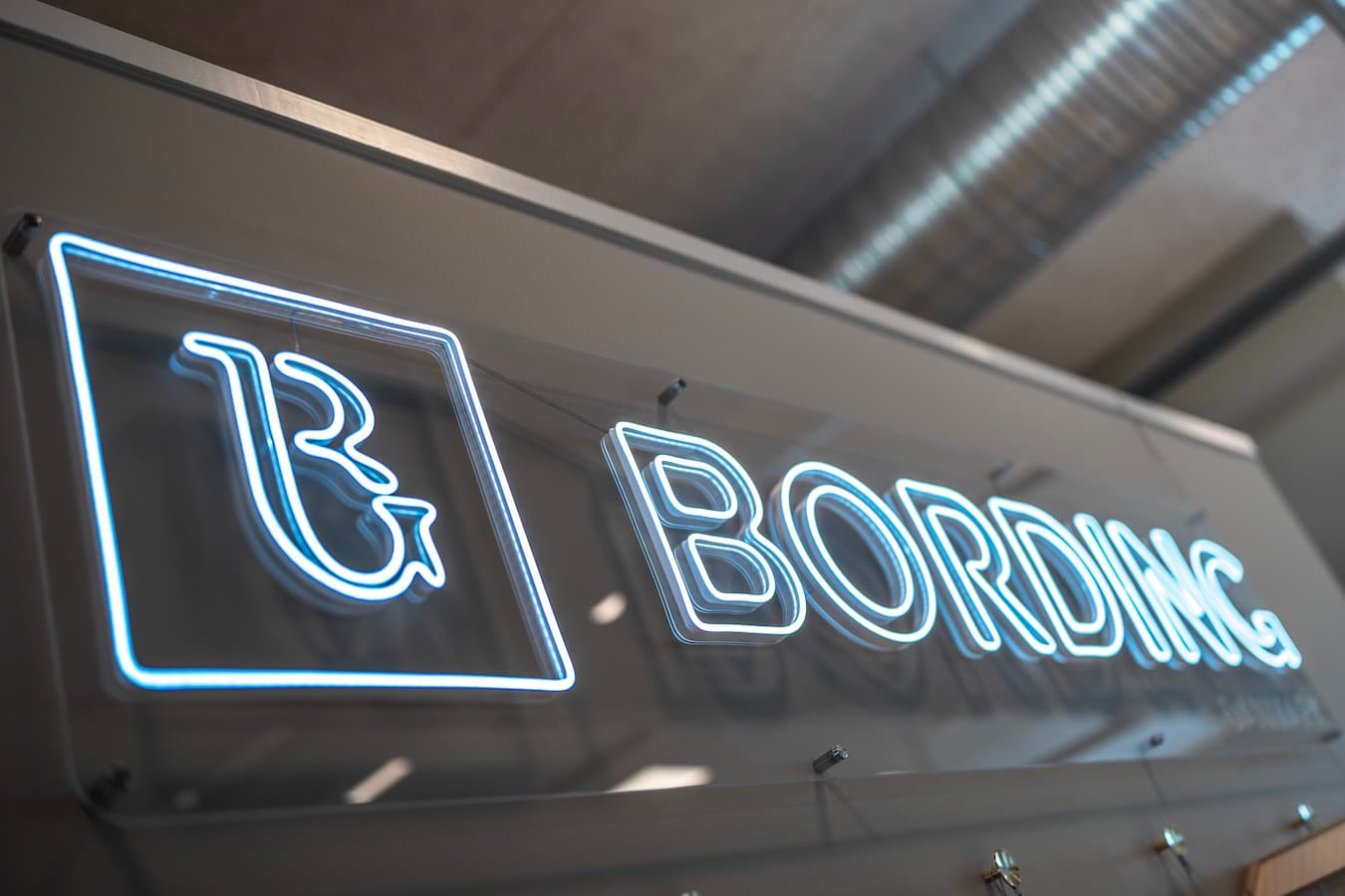 led-lysskilt-med-bording-logo.jpg LED-lysskilt med Bording Danmarks logo